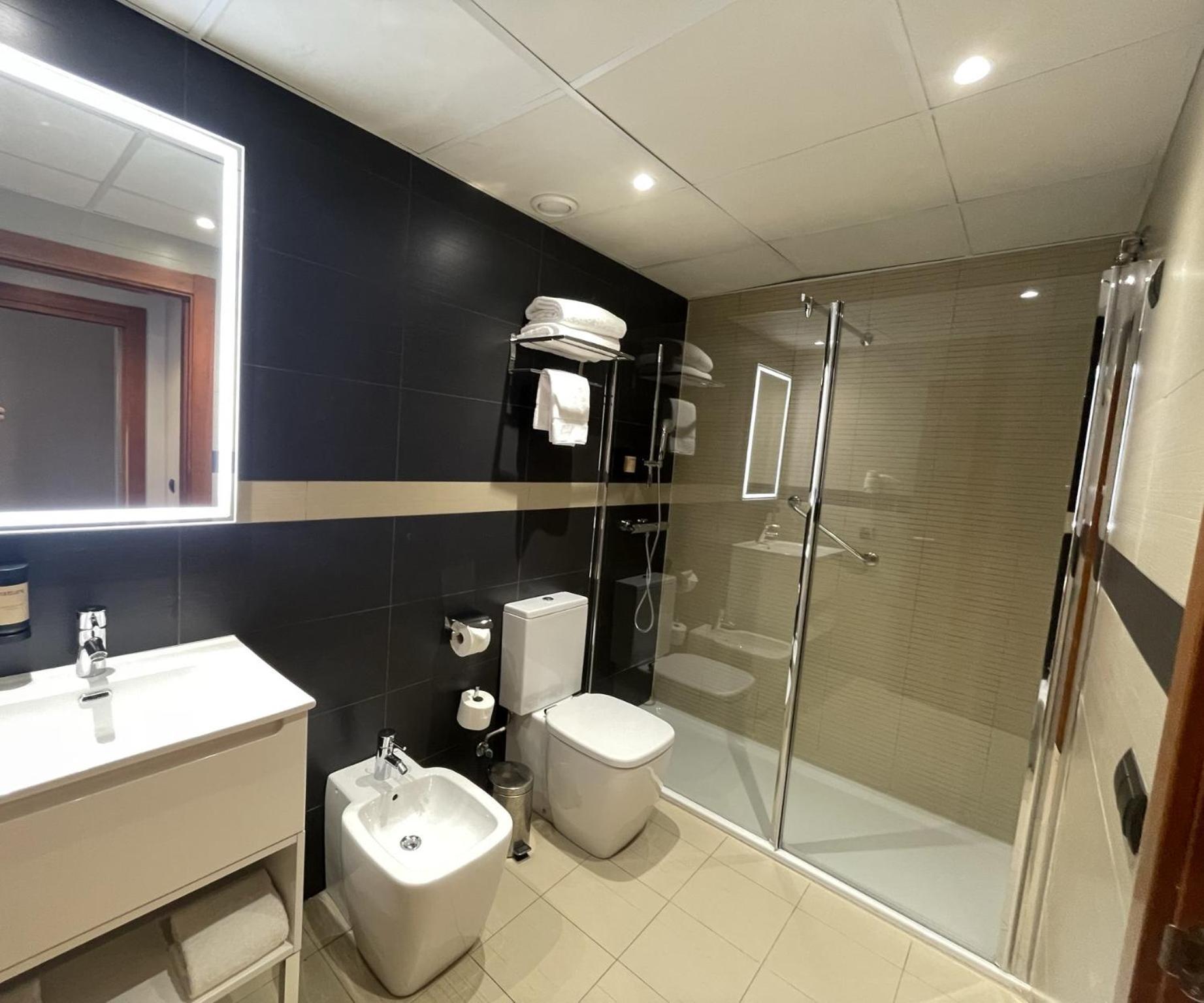Hotel Apartamentos San Fermin Pamplona Eksteriør billede